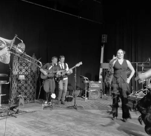 concert "Primera Vez" des Doigts Nylon Orchestra