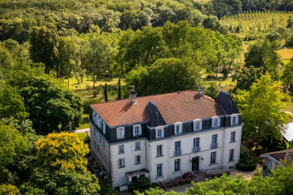 Hôtel de charme avec spa et piscine au cœur du ...